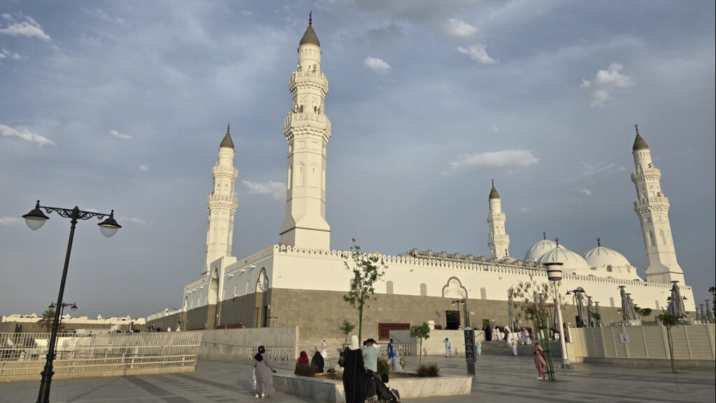 Masjid Quba Madinah: Sejarah, Keutamaan, dan Alasan Mengapa Jamaah Umrah Wajib Mengunjunginya